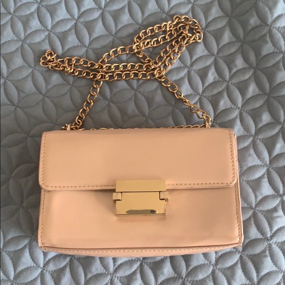 Adorable pink handbag 😍😍